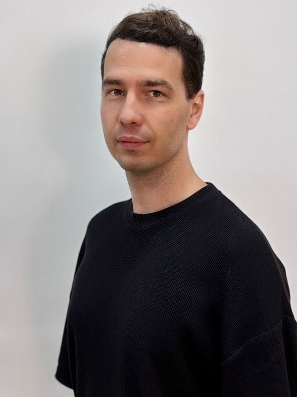 Ежков Андрей Андреевич.